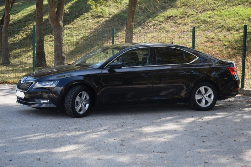 Skoda Superb, снимка 7 - Автомобили и джипове - 52654932