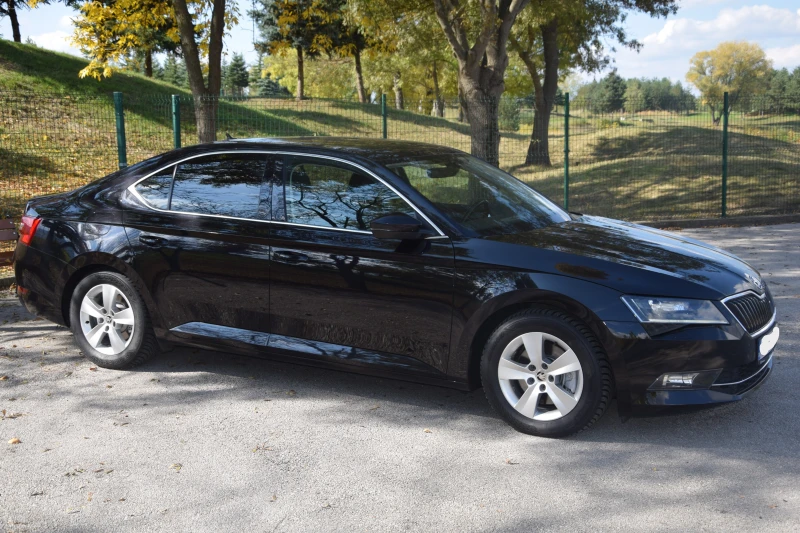 Skoda Superb, снимка 3 - Автомобили и джипове - 52654932