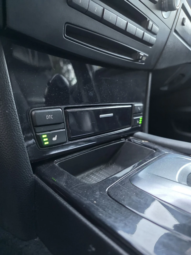 BMW 530 XD * Keyless * Softclose * Headup * Distronic , снимка 10 - Автомобили и джипове - 52258646