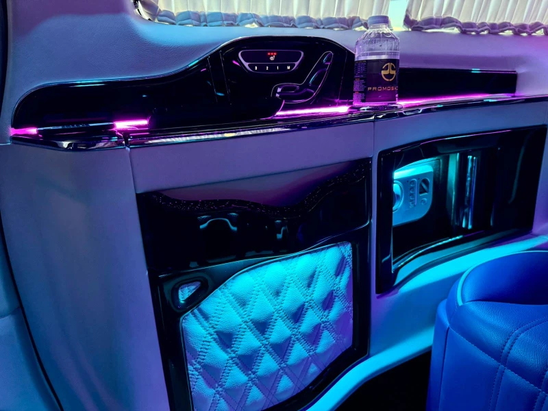 Mercedes-Benz V 300 ART Business Edition* VIP* Starlight* Лизинг, снимка 12 - Автомобили и джипове - 53286474