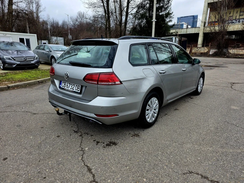 VW Golf 1.6TDI/АВТОМАТИК/КОМБИ/ТЕГЛИЧ, снимка 4 - Автомобили и джипове - 53417907