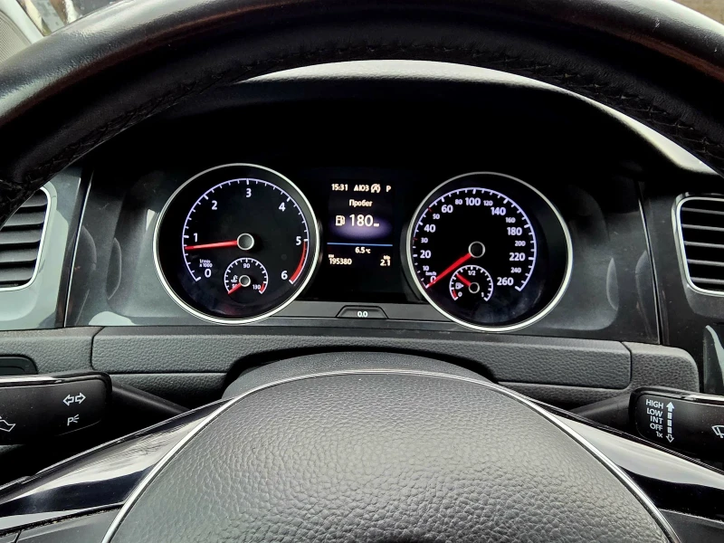 VW Golf 1.6TDI/АВТОМАТИК/КОМБИ/ТЕГЛИЧ, снимка 13 - Автомобили и джипове - 53417907