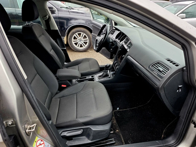 VW Golf 1.6TDI/АВТОМАТИК/КОМБИ/ТЕГЛИЧ, снимка 11 - Автомобили и джипове - 53417907