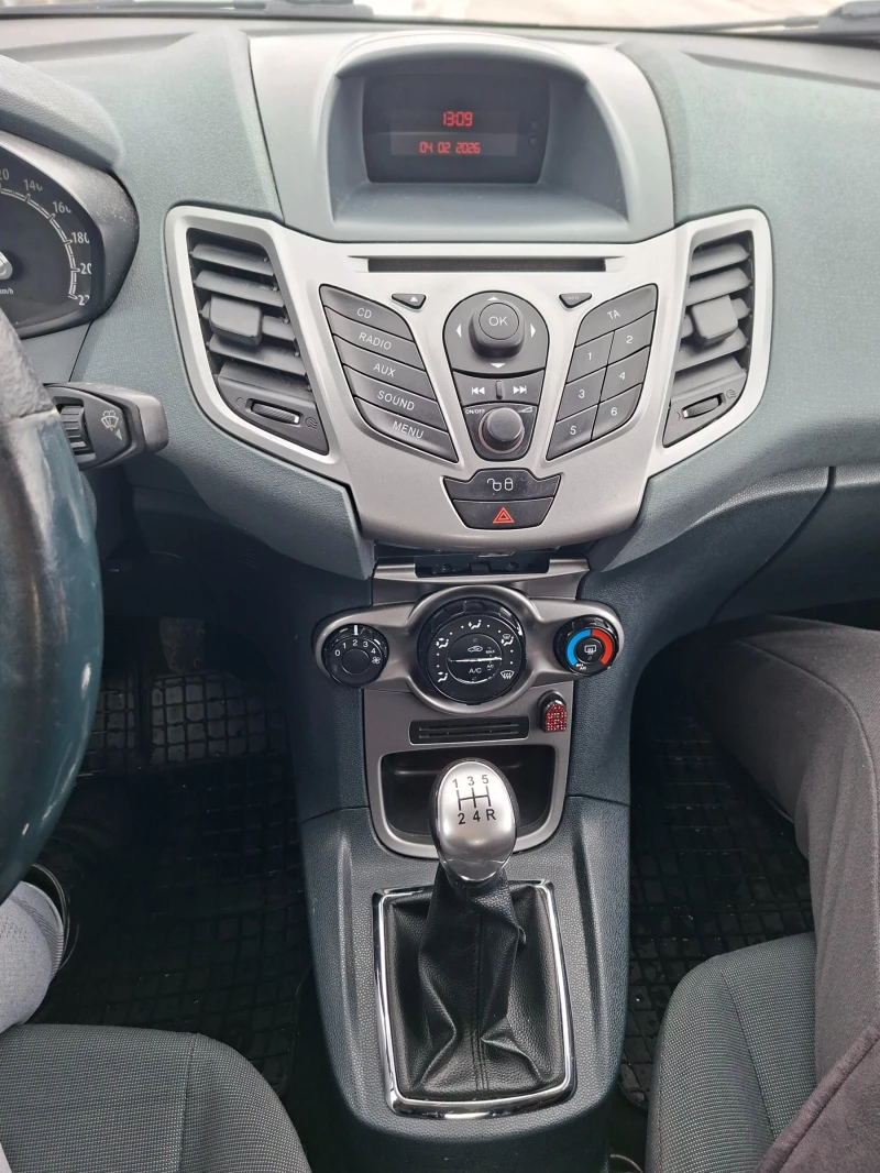 Ford Fiesta, снимка 10 - Автомобили и джипове - 53458296