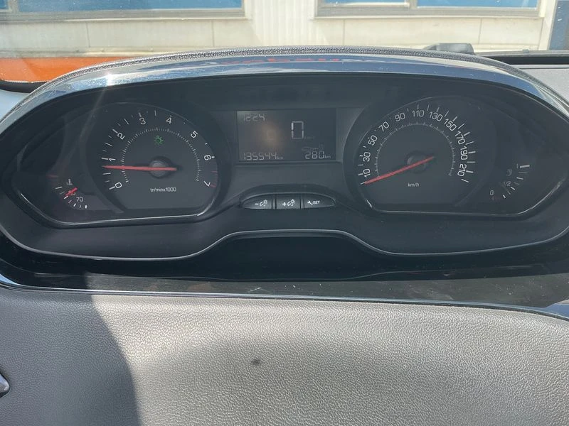 Peugeot 208 208 1.0 VTi Access, снимка 6 - Автомобили и джипове - 55387604