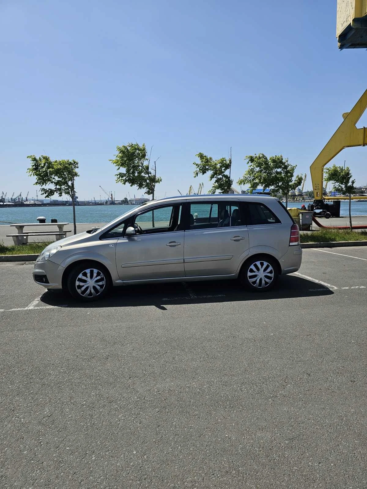 Opel Zafira B - изображение 7