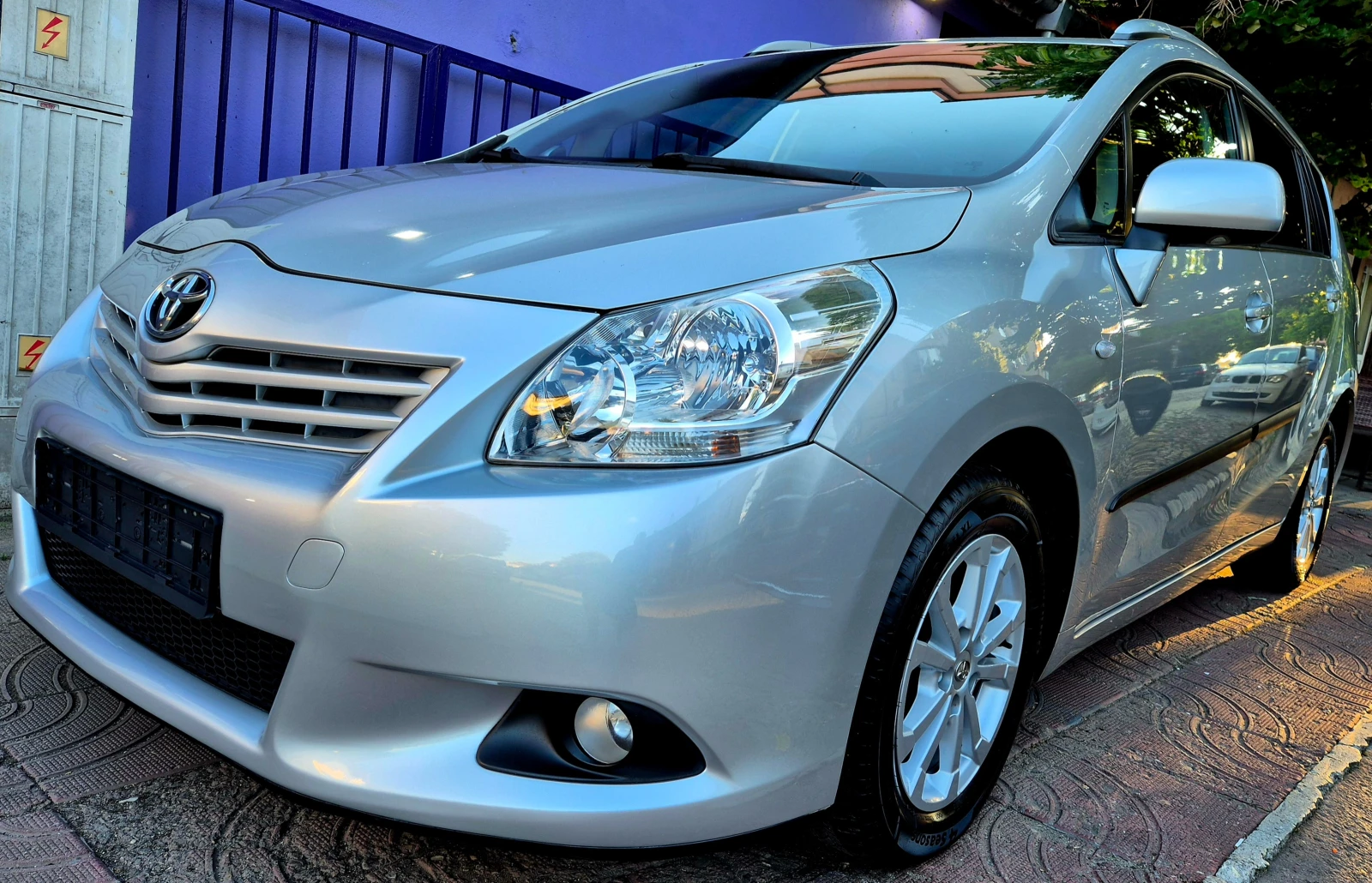 Toyota Verso 2.0d4d-LIMITED EDITION-нави-6скорости-japan - изображение 4