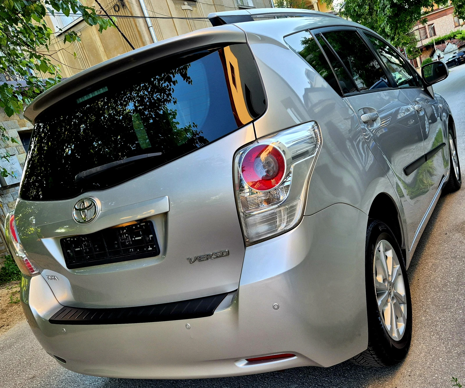 Toyota Verso 2.0d4d-LIMITED EDITION-нави-6скорости-japan - изображение 10