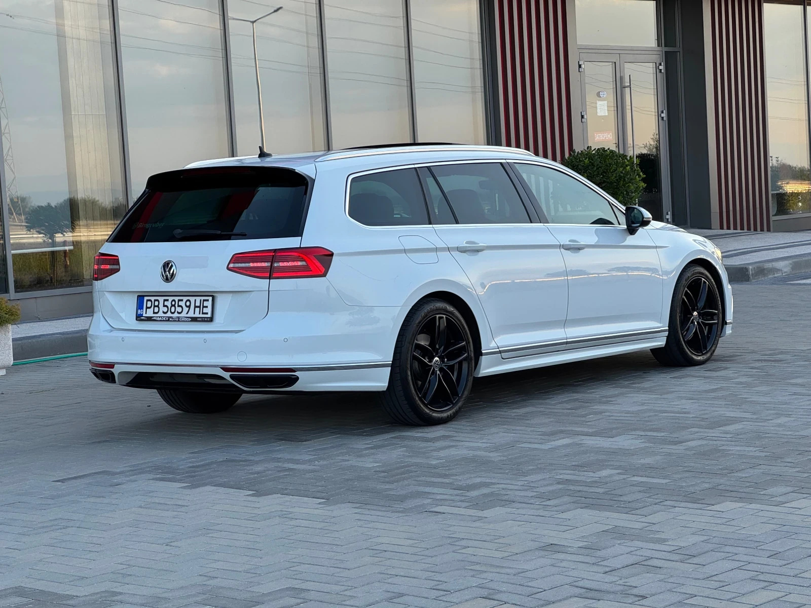 VW Passat R-Line/Digital/Distronik - изображение 5
