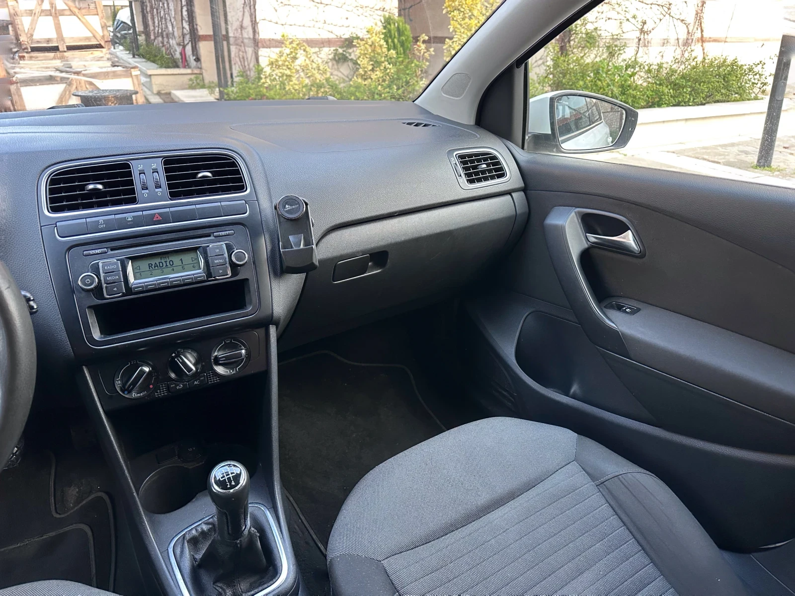 VW Polo 1.6TDI HIGHLINE, снимка 8 - Автомобили и джипове - 51000316