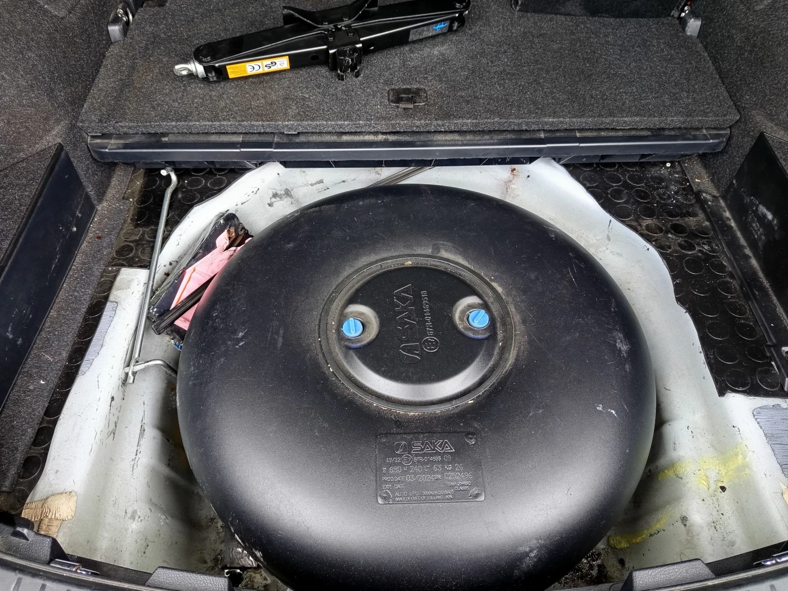 Toyota Auris, снимка 9 - Автомобили и джипове - 54148496