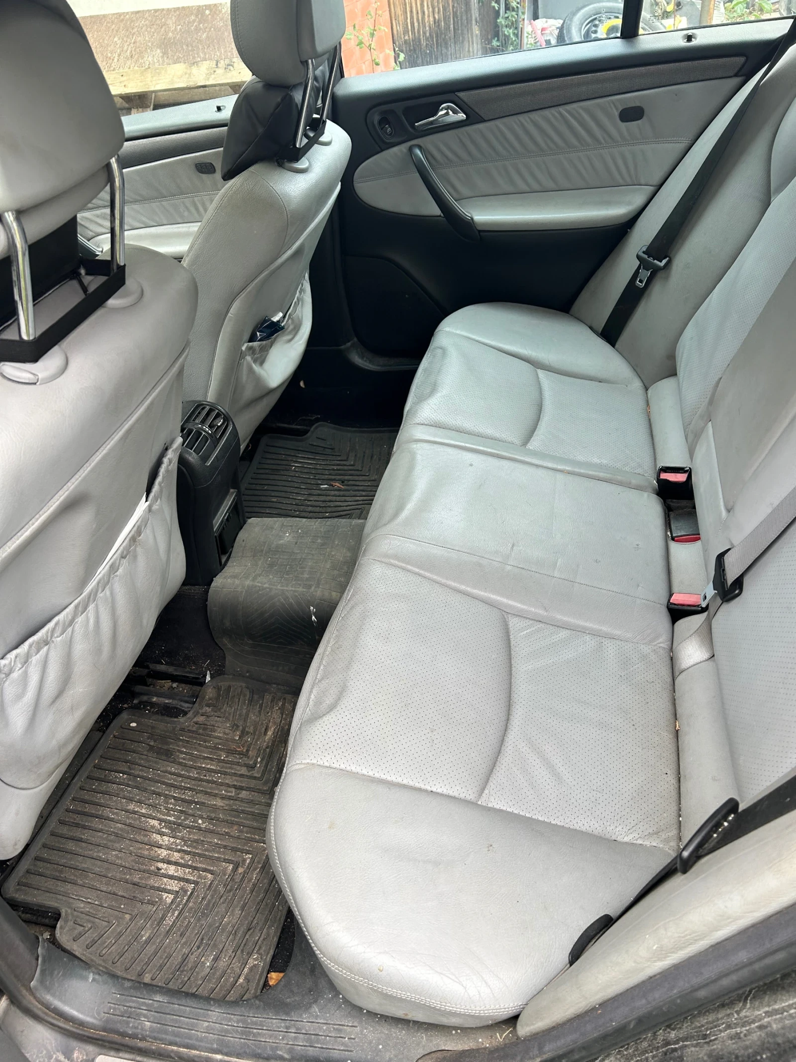 Mercedes-Benz C 200 2.0 - изображение 6