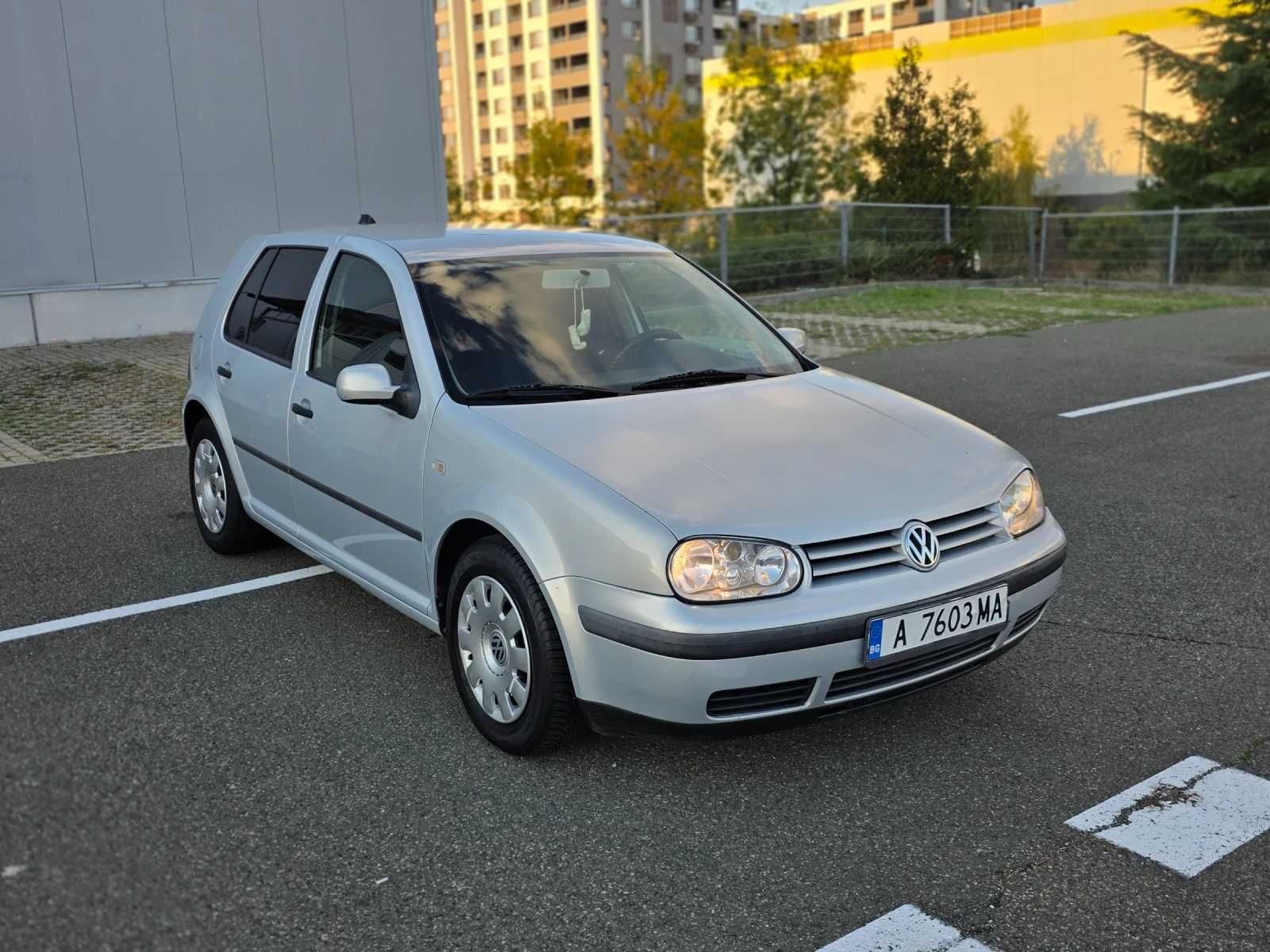 VW Golf 1.6 с газов инжекцион - изображение 3