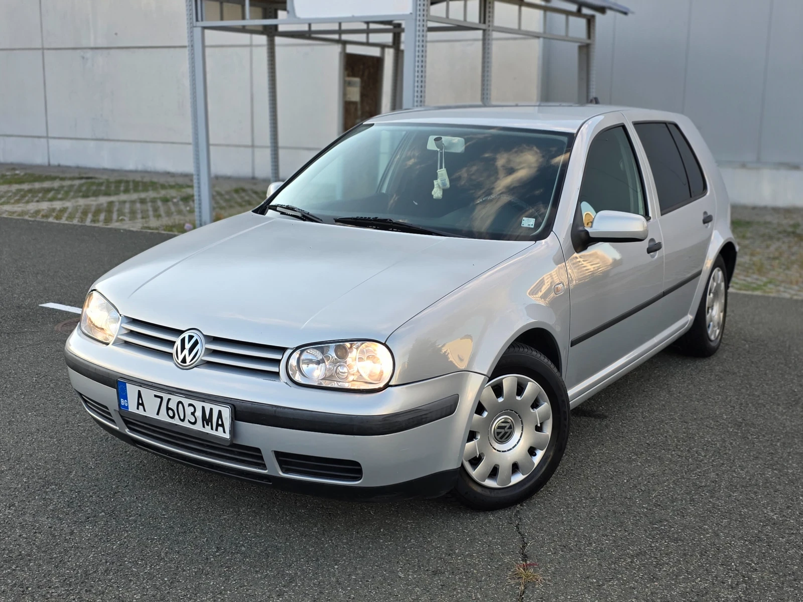 VW Golf 1.6 с газов инжекцион - изображение 4
