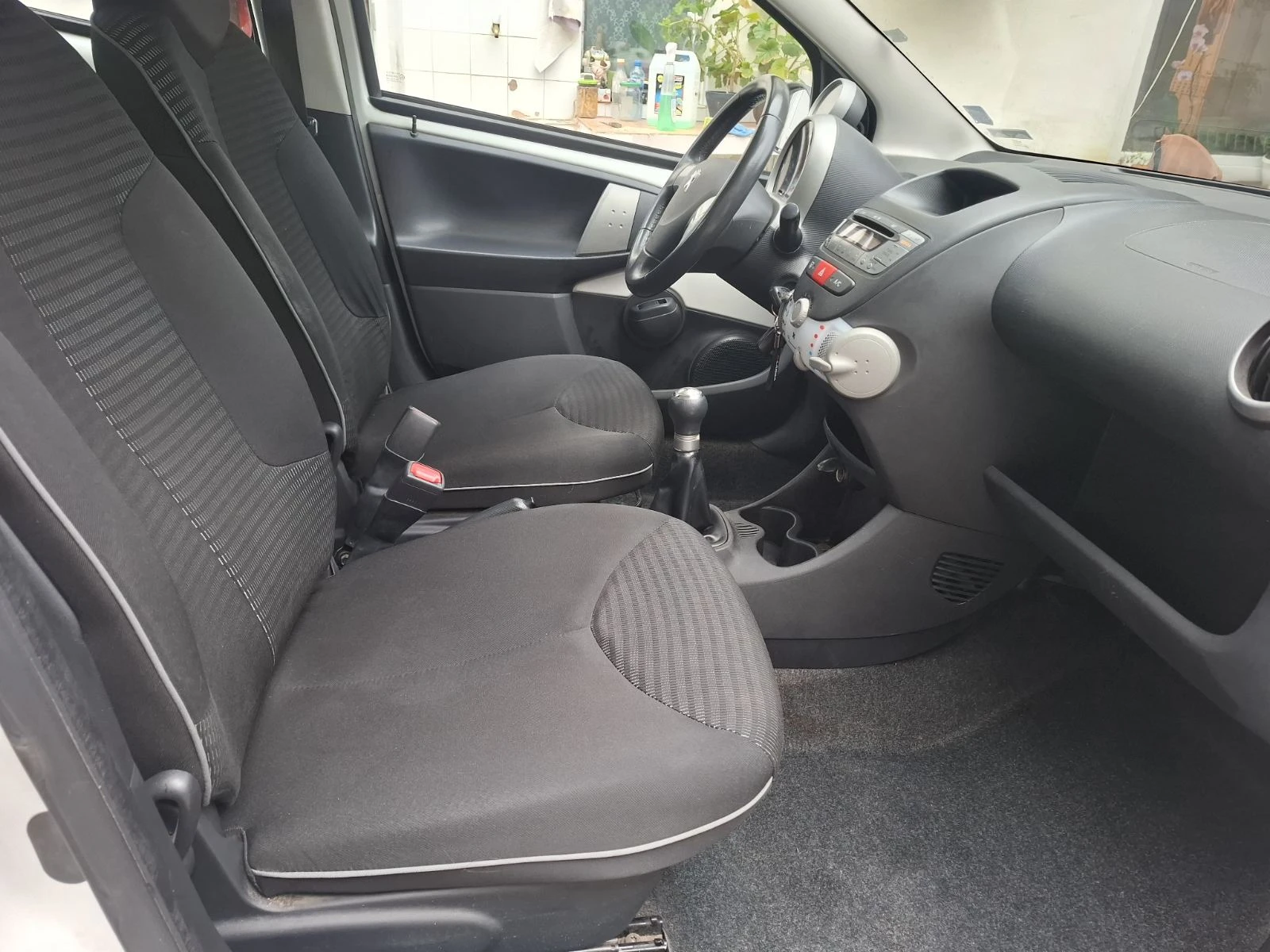 Peugeot 107 1.0 - изображение 10