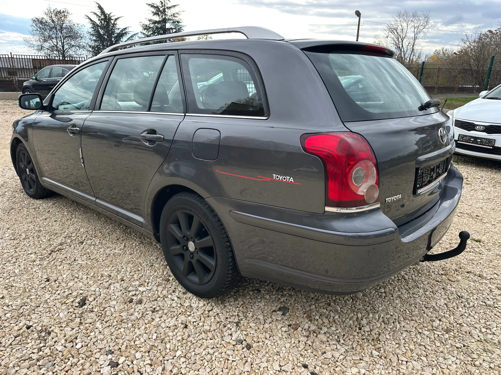 Toyota Avensis 2.2D4D//150К.С//FACELIFT//6SPEED - изображение 4