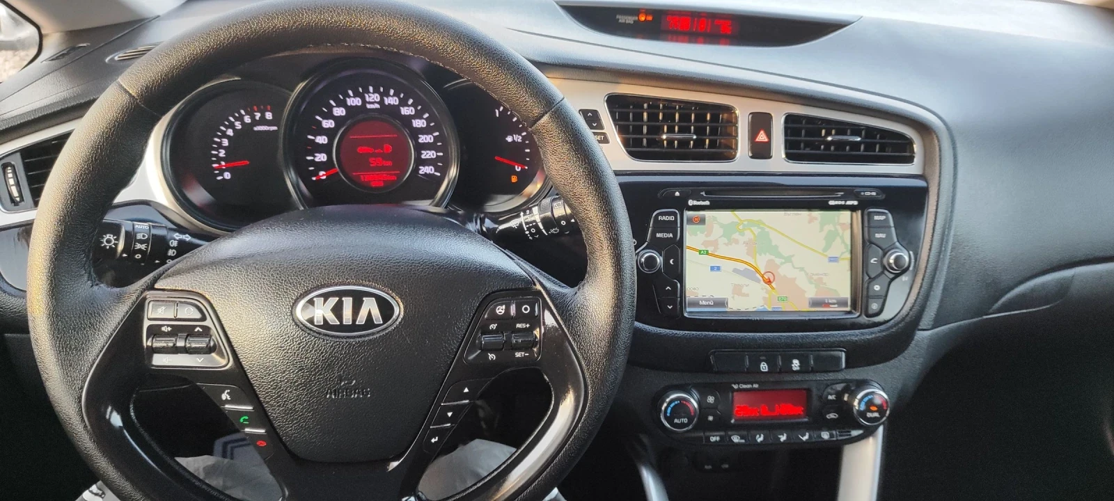 Kia Ceed 1.4I, снимка 10 - Автомобили и джипове - 53834836