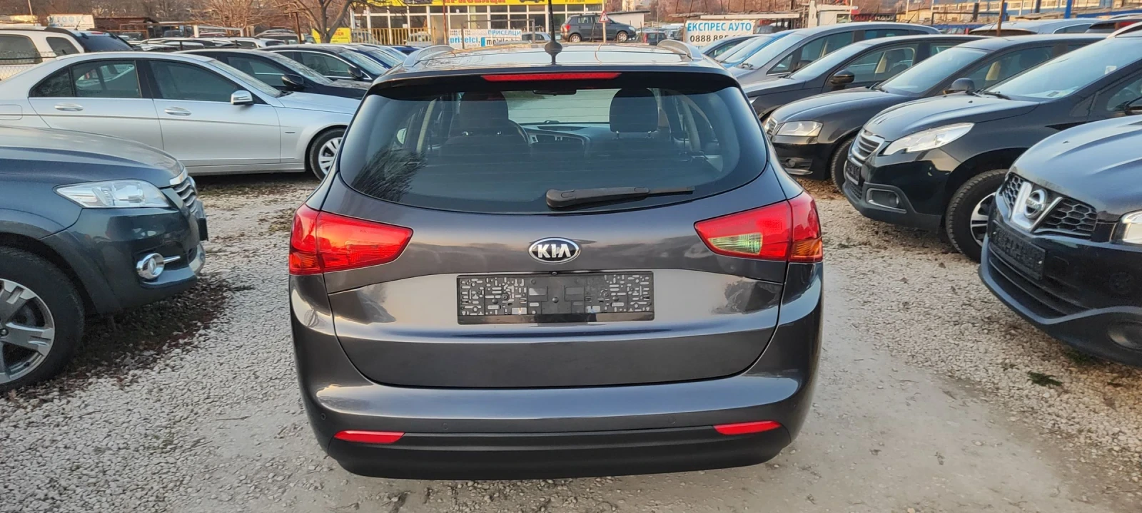 Kia Ceed 1.4I, снимка 8 - Автомобили и джипове - 53834836