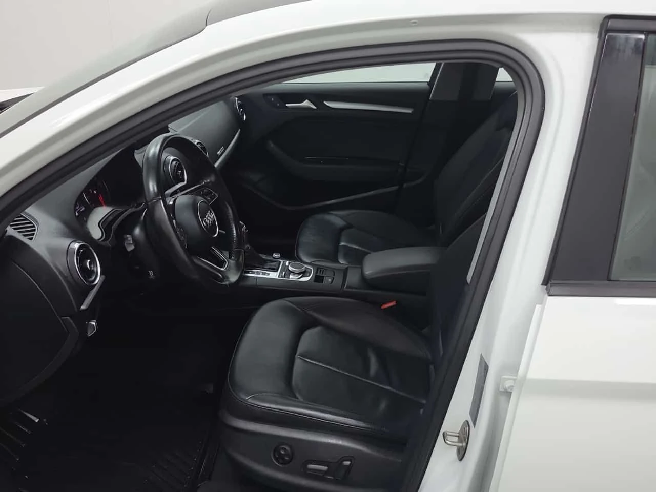 Audi A3 * 2.0T KOMFORT * CARFAX * 2 КЛЮЧА* ПАНОРАМА* , снимка 9 - Автомобили и джипове - 53872272