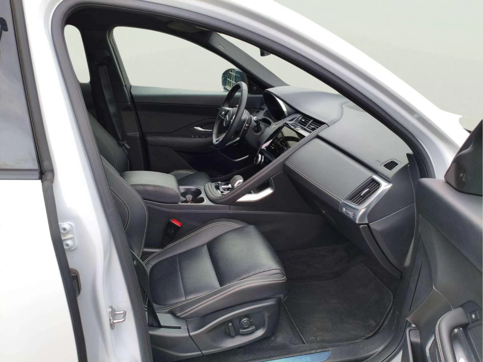 Jaguar E-pace PHEV | Mobile.bg � ����������� 9