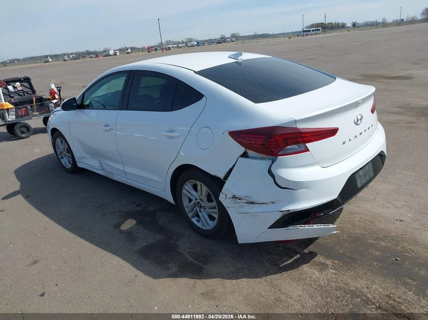 Hyundai Elantra 2.0l Sel, снимка 3 - Автомобили и джипове - 54622563