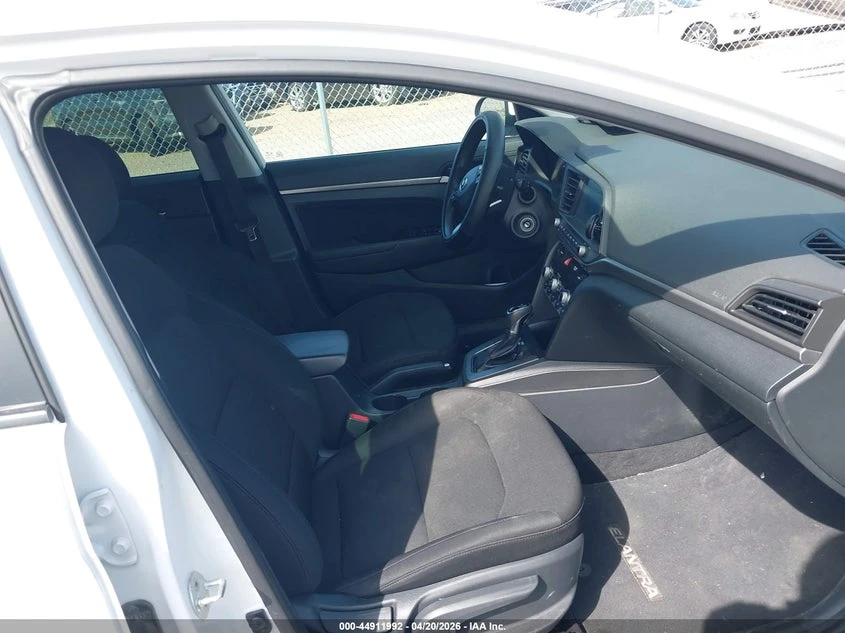 Hyundai Elantra 2.0l Sel, снимка 5 - Автомобили и джипове - 54622563