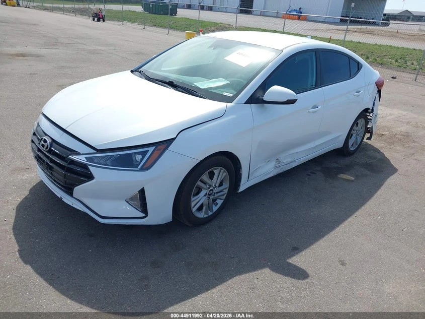 Hyundai Elantra 2.0l Sel, снимка 2 - Автомобили и джипове - 54622563