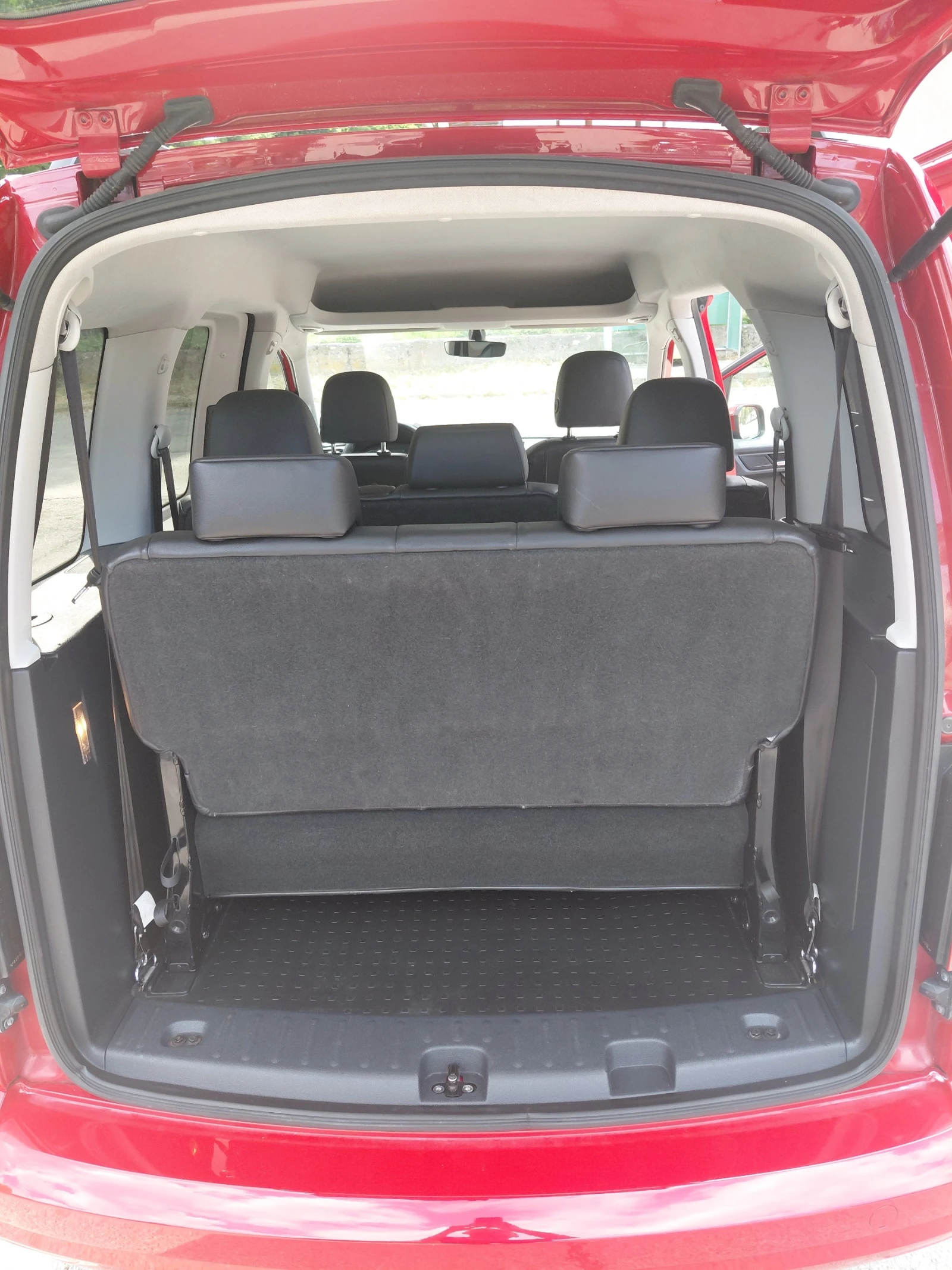 VW Caddy 2.0TDI * 150* 6+ 1, снимка 9 - Автомобили и джипове - 54840056