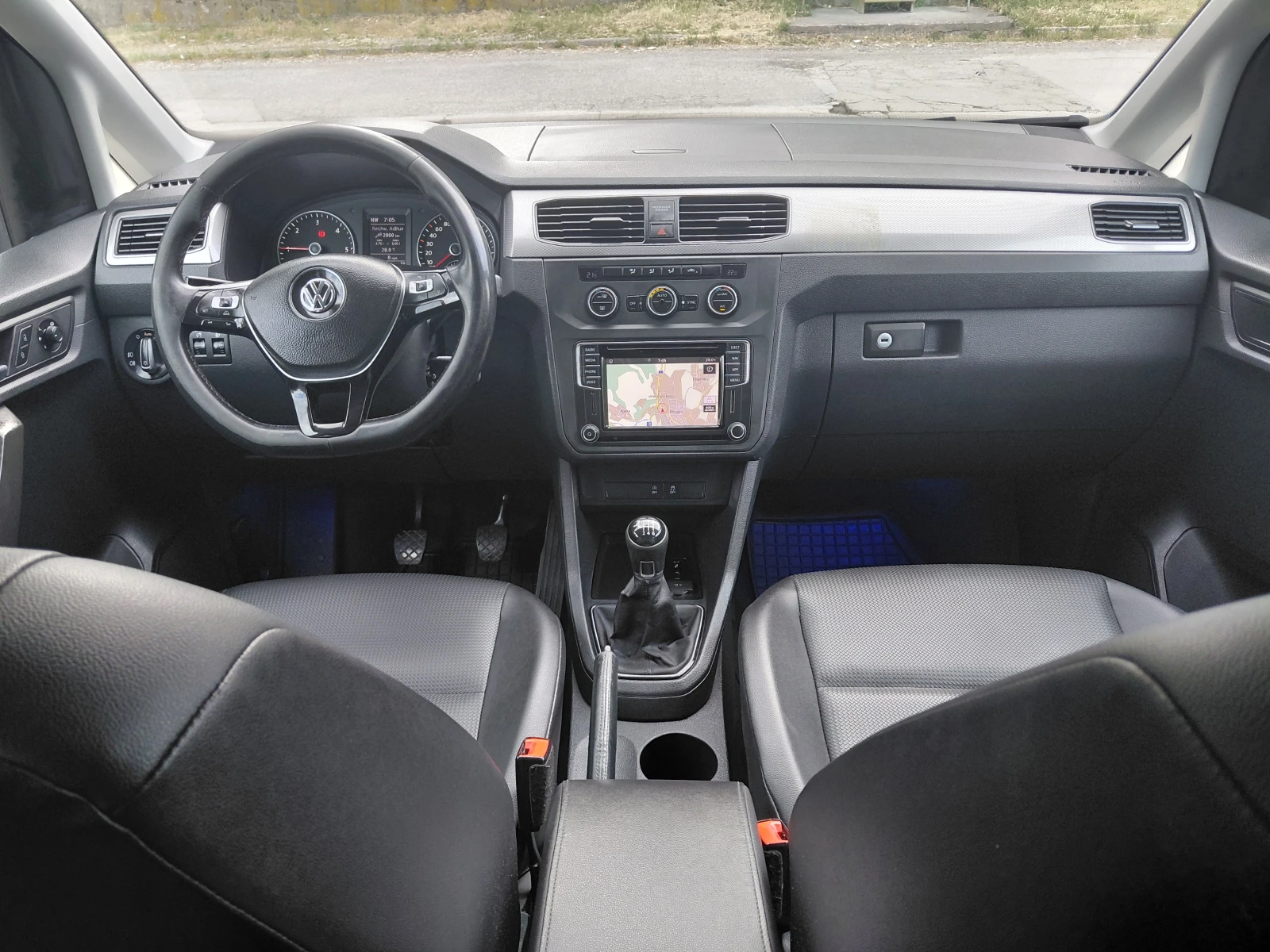 VW Caddy 2.0TDI * 150* 6+ 1, снимка 14 - Автомобили и джипове - 54840056