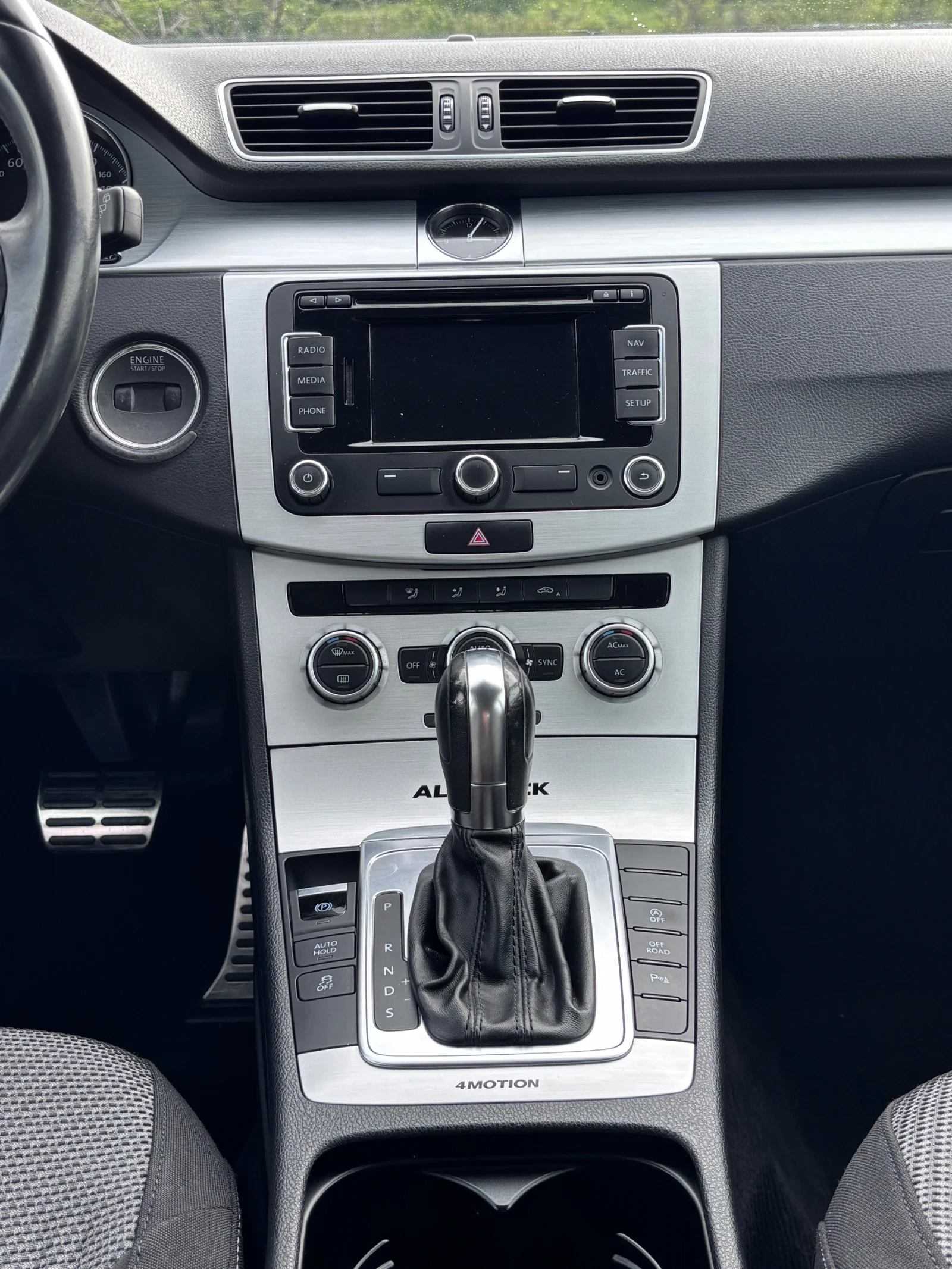 VW Alltrack 2.0 TDI Automatic, снимка 7 - Автомобили и джипове - 54862524