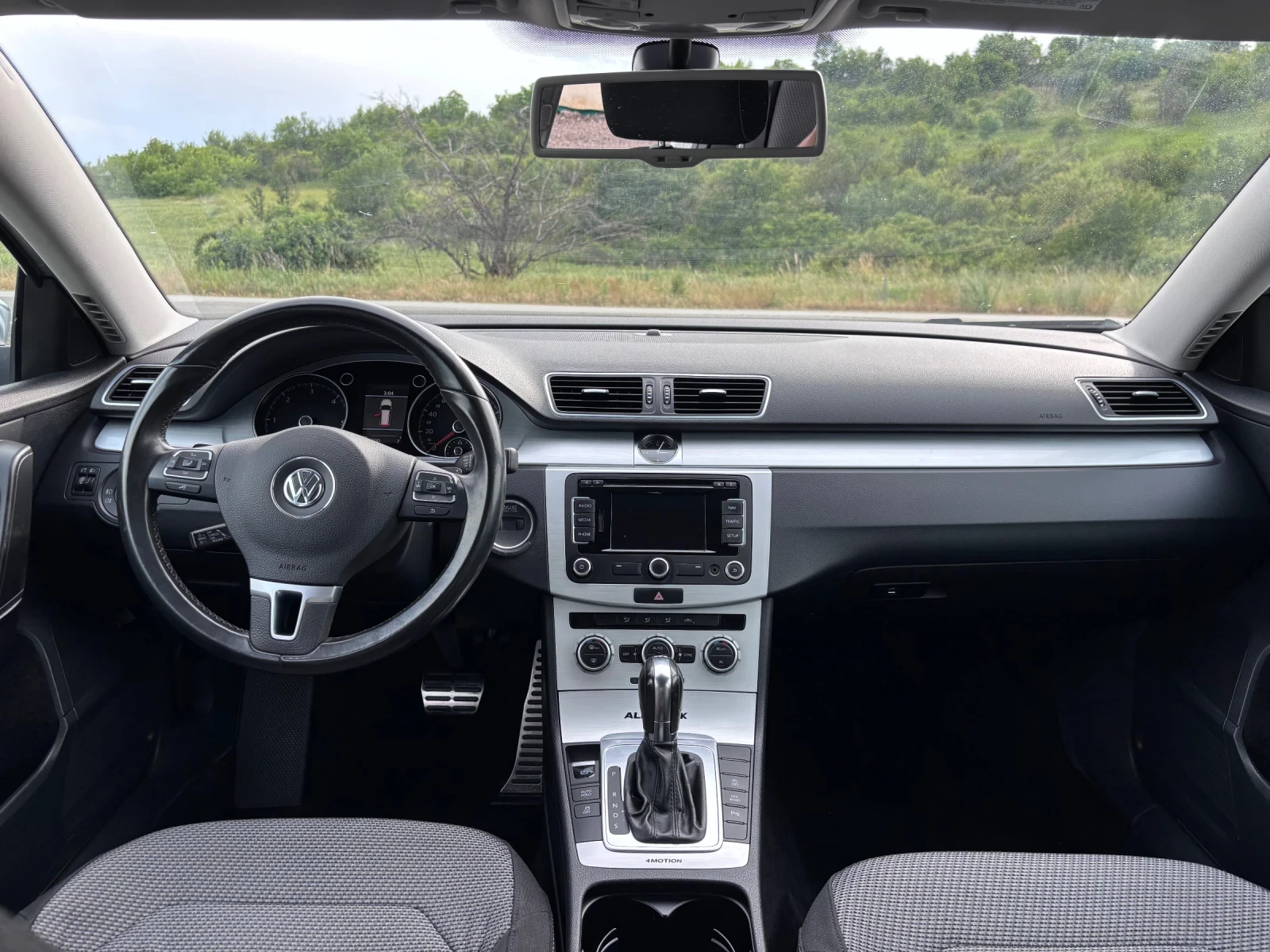 VW Alltrack 2.0 TDI Automatic, снимка 9 - Автомобили и джипове - 54862524