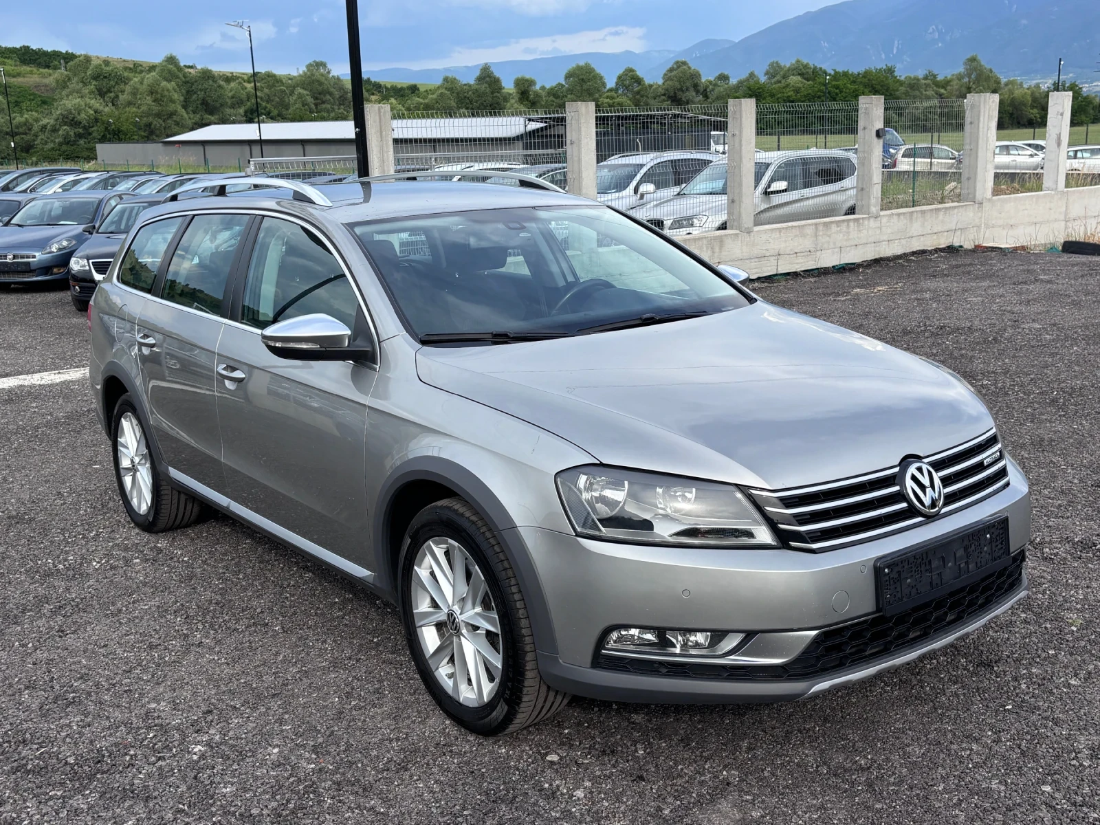 VW Alltrack 2.0 TDI Automatic, снимка 2 - Автомобили и джипове - 54862524