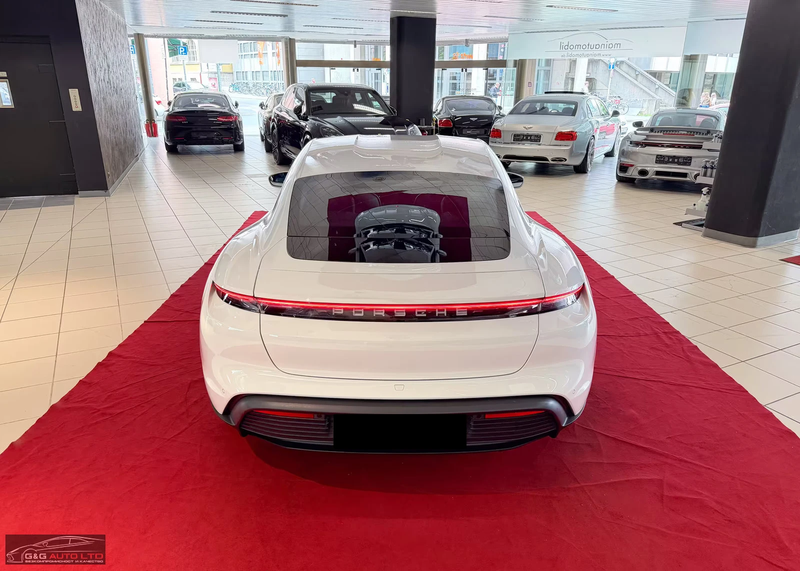 Porsche Taycan 4S/530HP/360/ACC/ALCANTAR/CHRONO/KLESS/494z, снимка 8 - Автомобили и джипове - 54967350