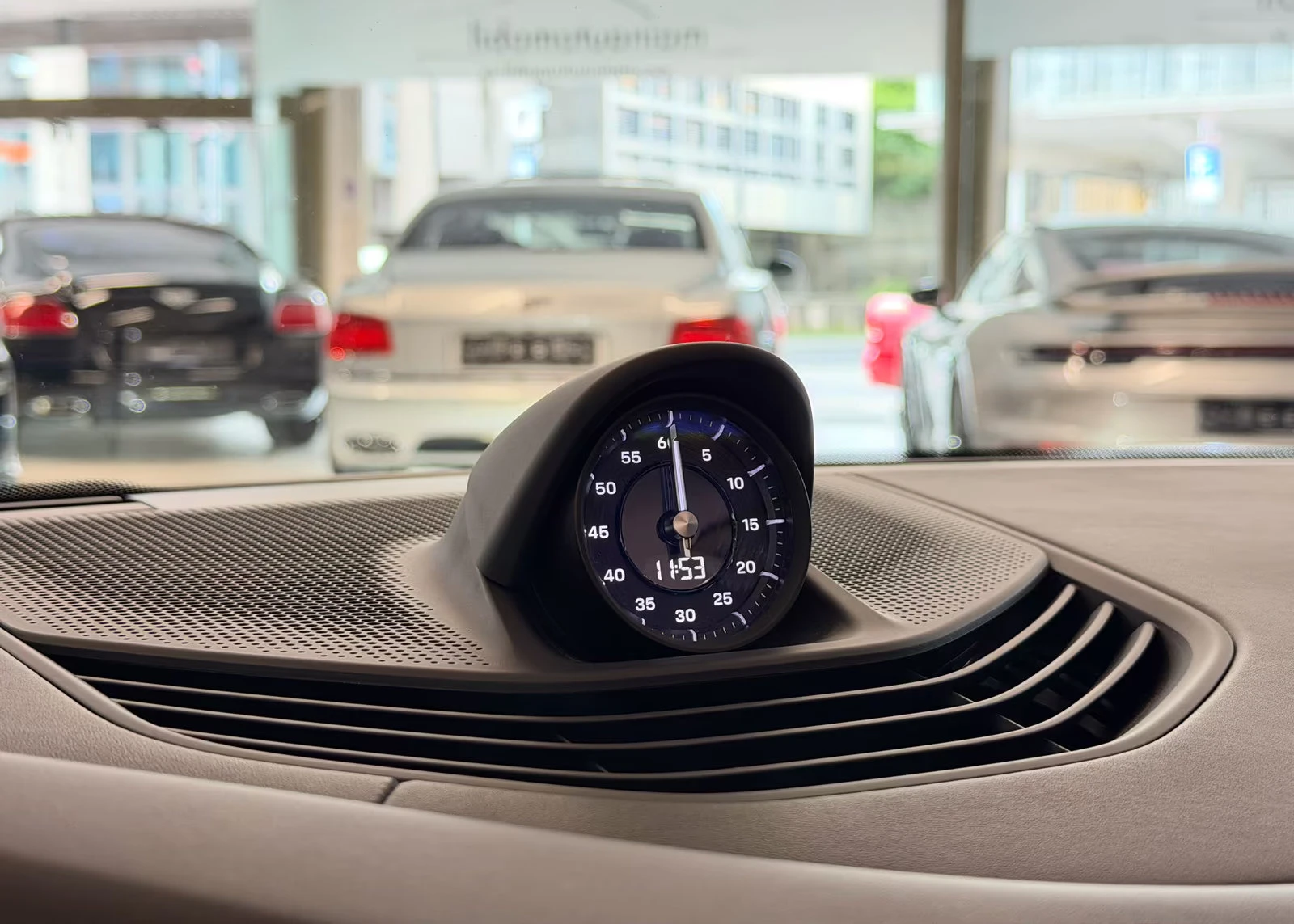 Porsche Taycan 4S/530HP/360/ACC/ALCANTAR/CHRONO/KLESS/494z, снимка 14 - Автомобили и джипове - 54967350