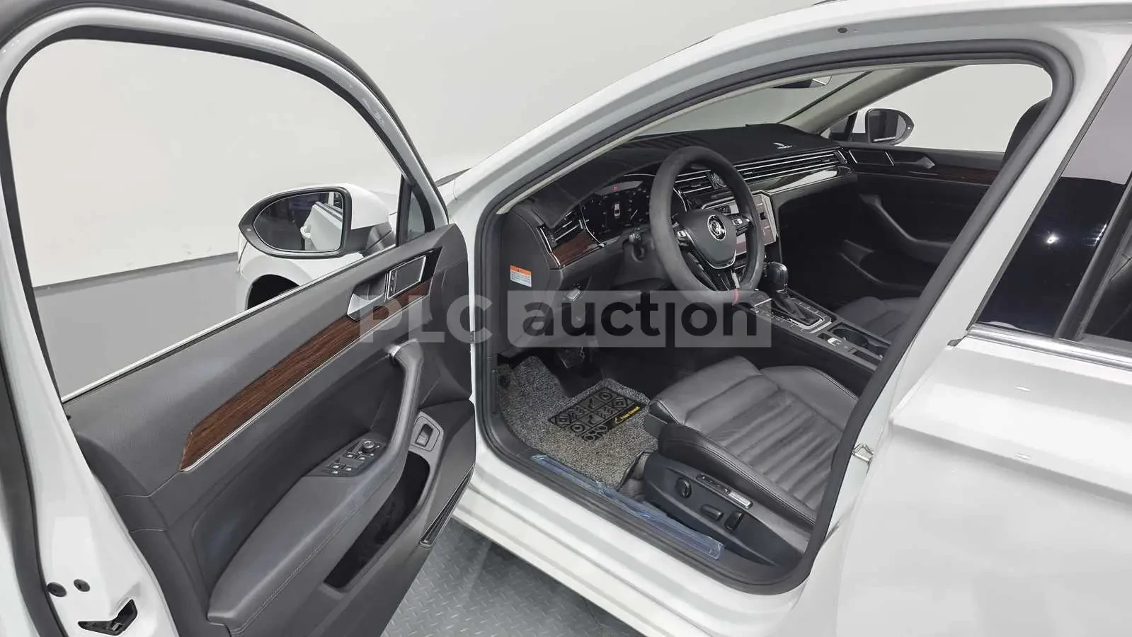 VW Passat 2.0TDI PRESTIGE! PANO/360CAM/FULL, снимка 10 - Автомобили и джипове - 55225425