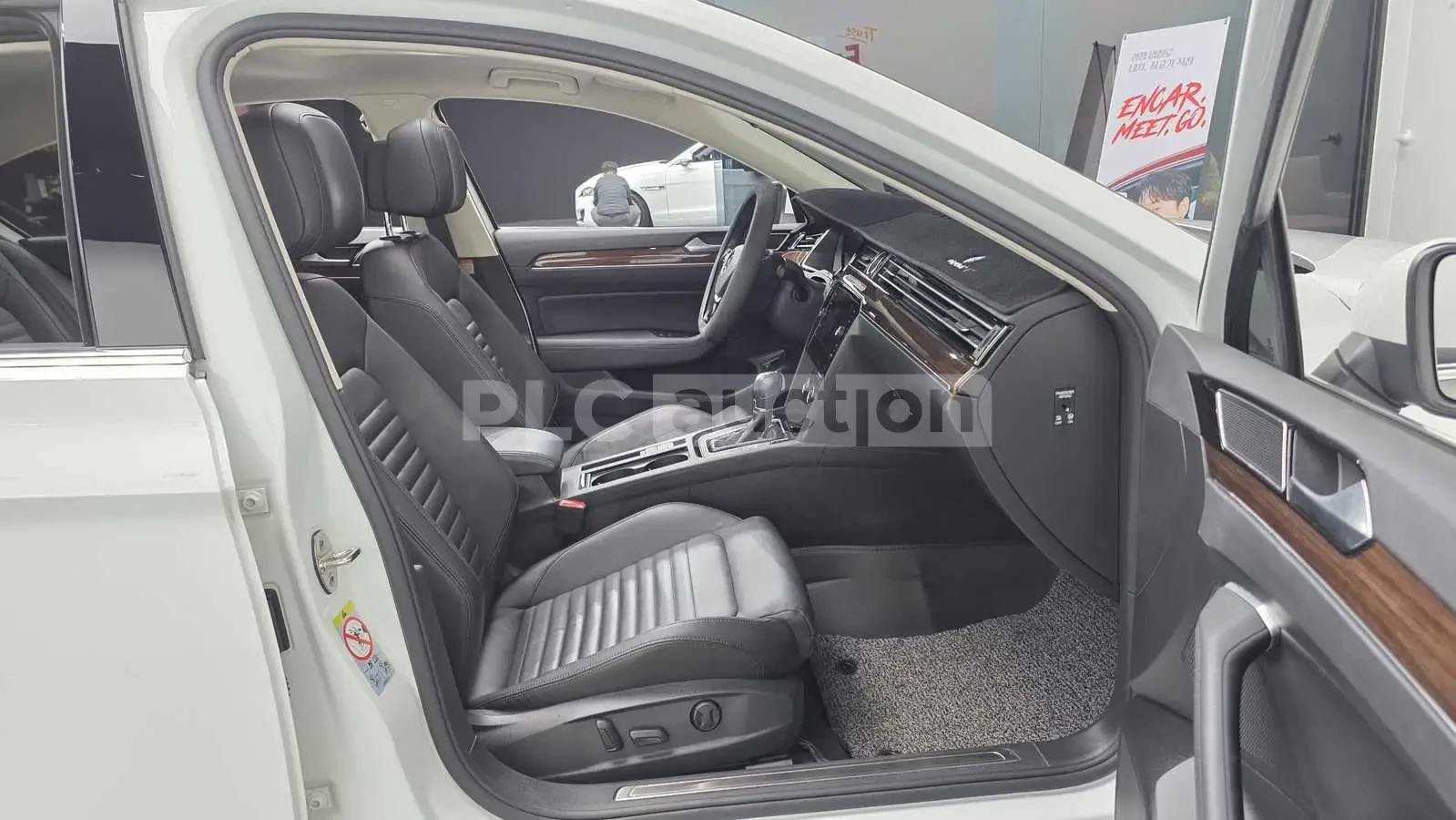 VW Passat 2.0TDI PRESTIGE! PANO/360CAM/FULL, снимка 9 - Автомобили и джипове - 55225425