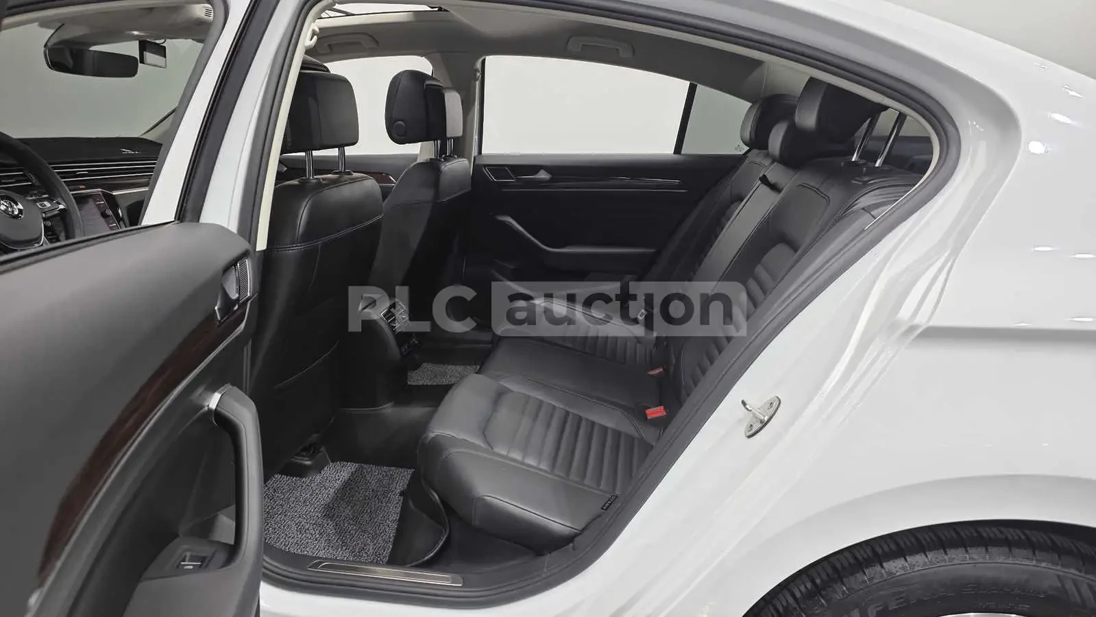 VW Passat 2.0TDI PRESTIGE! PANO/360CAM/FULL, снимка 12 - Автомобили и джипове - 55225425