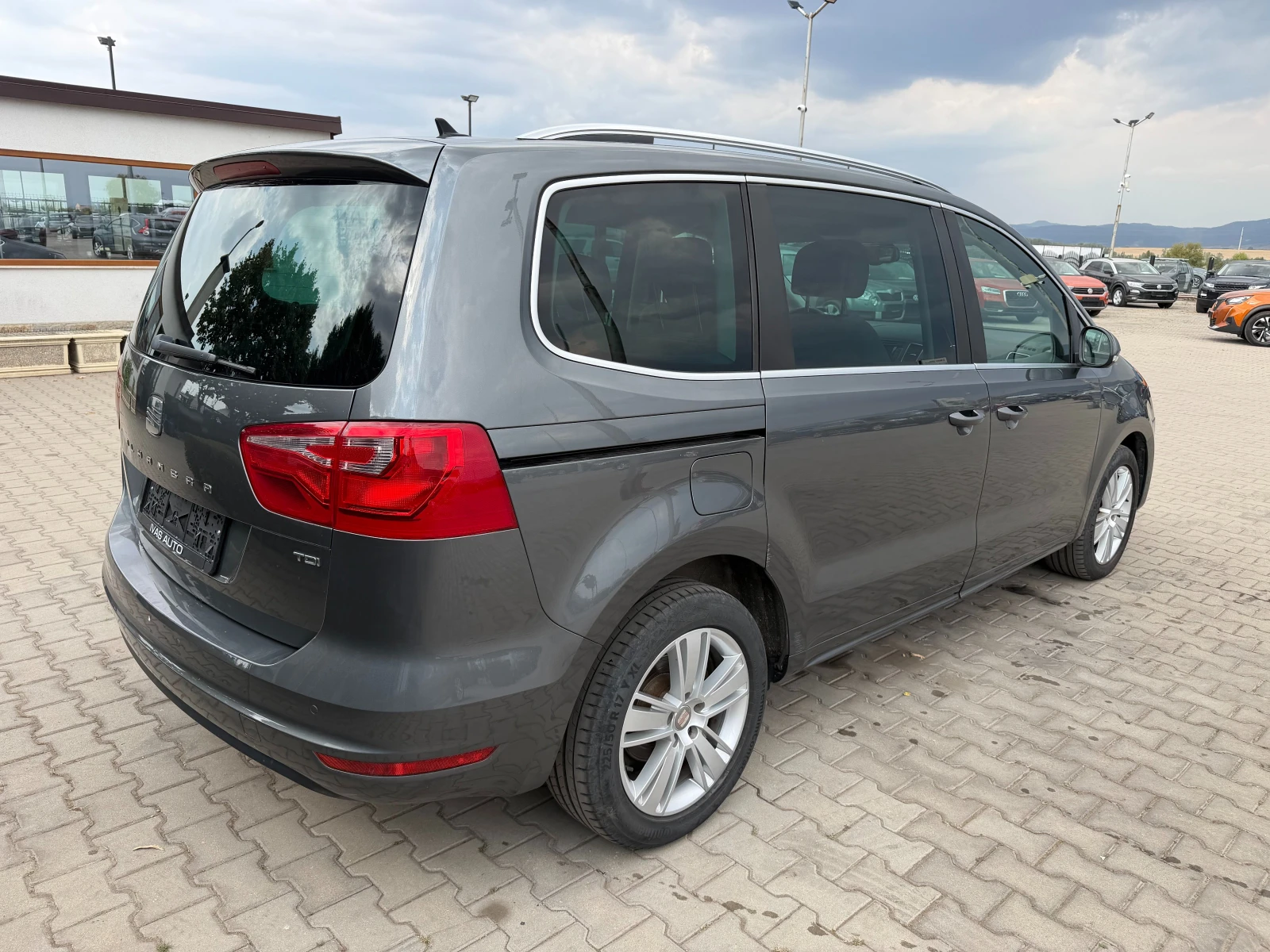Seat Alhambra 2.0TDI AVTOMAT/NAVI/KAMERA 6+ 1 EURO 6, снимка 6 - Автомобили и джипове - 56166152