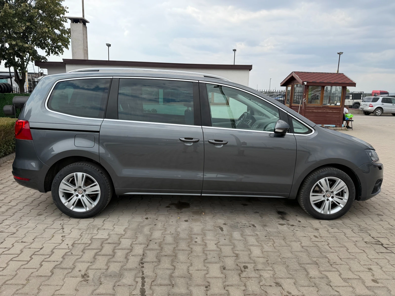 Seat Alhambra 2.0TDI AVTOMAT/NAVI/KAMERA 6+ 1 EURO 6, снимка 5 - Автомобили и джипове - 56166152