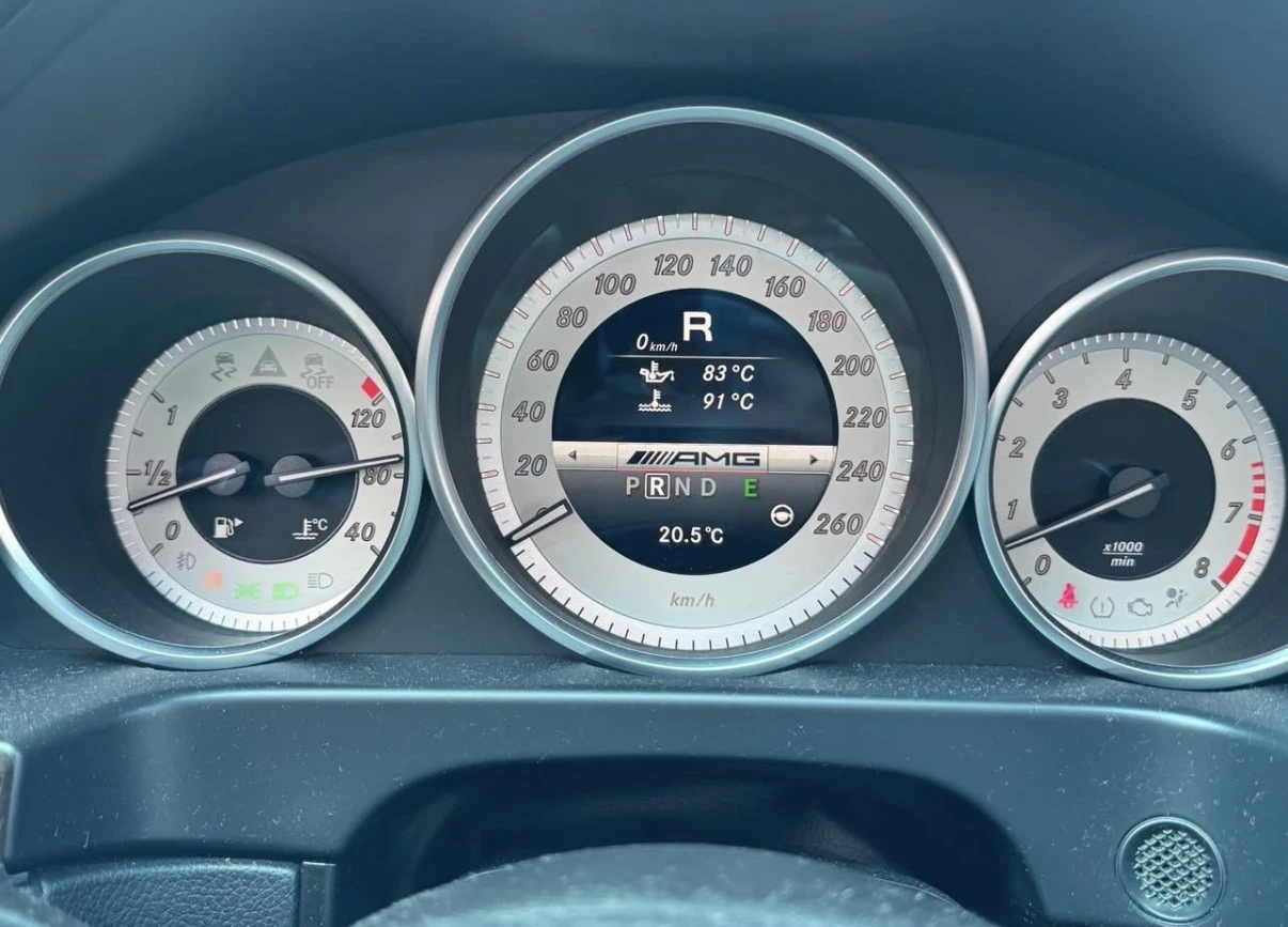 Mercedes-Benz E 350 4MATIC * AMG * 360 * H/K * BLIND SPOT * ПАНОРАМА, снимка 10 - Автомобили и джипове - 56296520