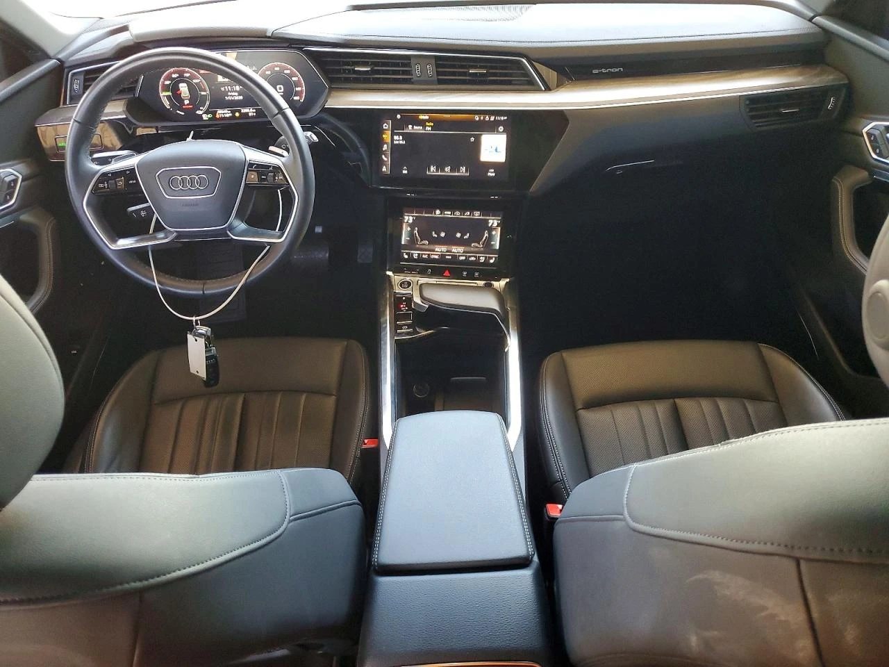 Audi E-Tron Premium Plus, снимка 8 - Автомобили и джипове - 56313506