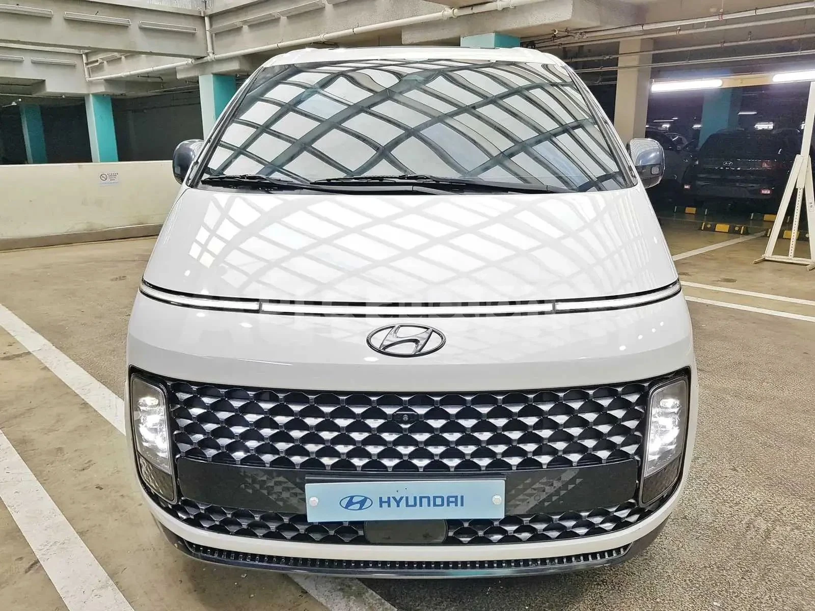 Hyundai Staria, снимка 2 - Автомобили и джипове - 56738324