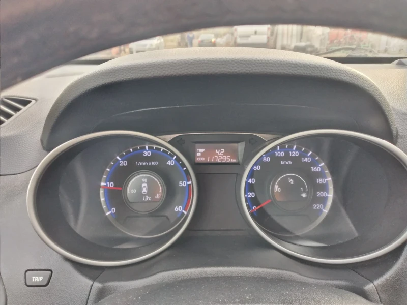 Hyundai IX35 1.7 CRDI, снимка 12 - Автомобили и джипове - 48041442