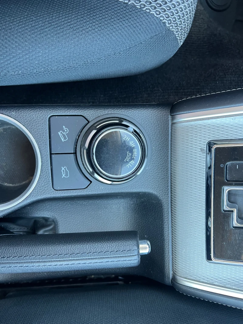 Mitsubishi L200 2.2D-Автоматик-Клима-EURO 6, снимка 16 - Автомобили и джипове - 51721431