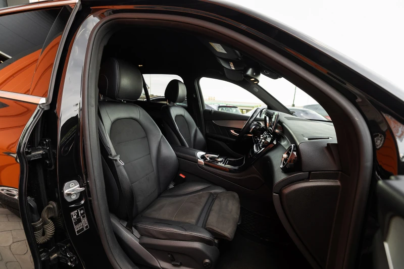 Mercedes-Benz GLC 220 d* 4matic* Apple Carplay* , снимка 10 - Автомобили и джипове - 51735671