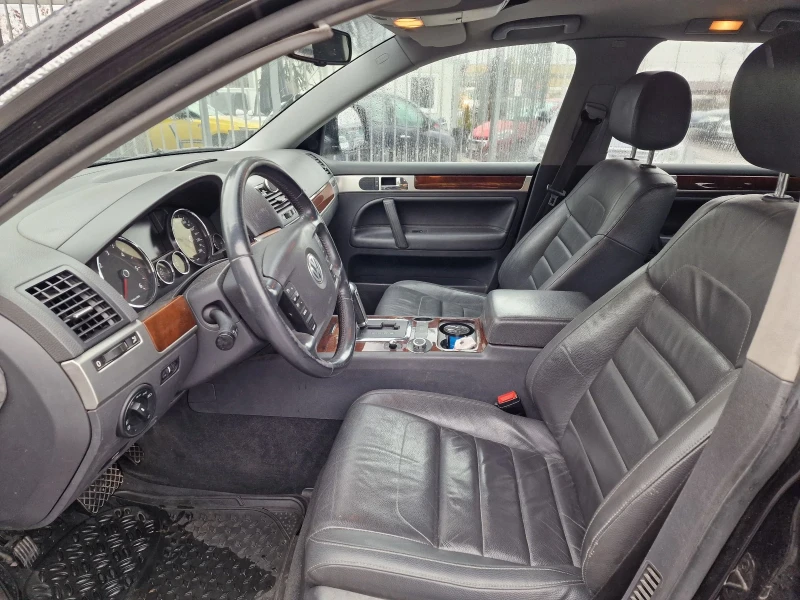 VW Touareg 3.0TDI, снимка 8 - Автомобили и джипове - 52688046