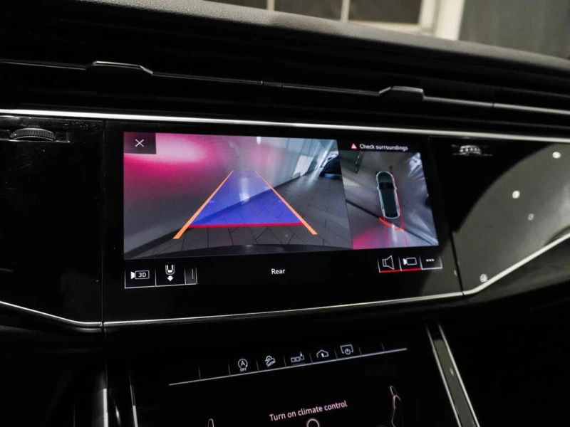 Audi Q8 2020* PROGRESSIVE* DISTRONIK* B&O* PANO* 360* S-LI, снимка 10 - Автомобили и джипове - 53428727