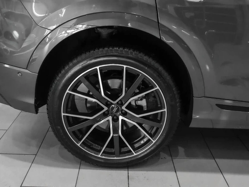 Audi Q8 2020* PROGRESSIVE* DISTRONIK* B&O* PANO* 360* S-LI, снимка 5 - Автомобили и джипове - 53428727
