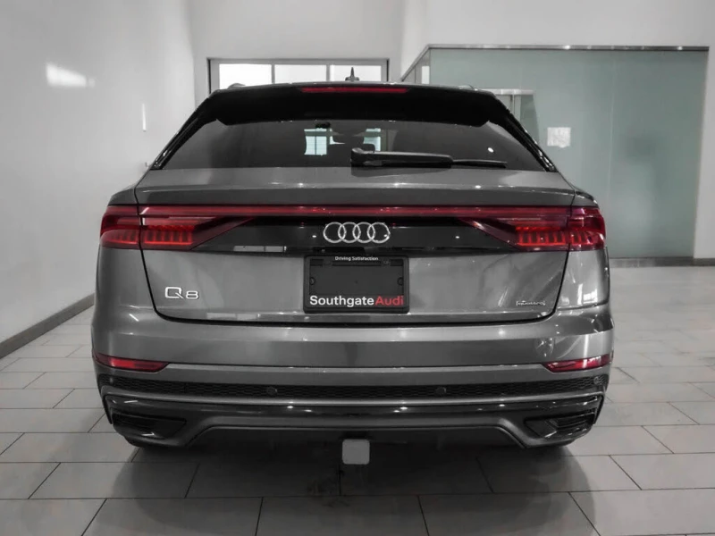 Audi Q8 2020* PROGRESSIVE* DISTRONIK* B&O* PANO* 360* S-LI, снимка 3 - Автомобили и джипове - 53428727