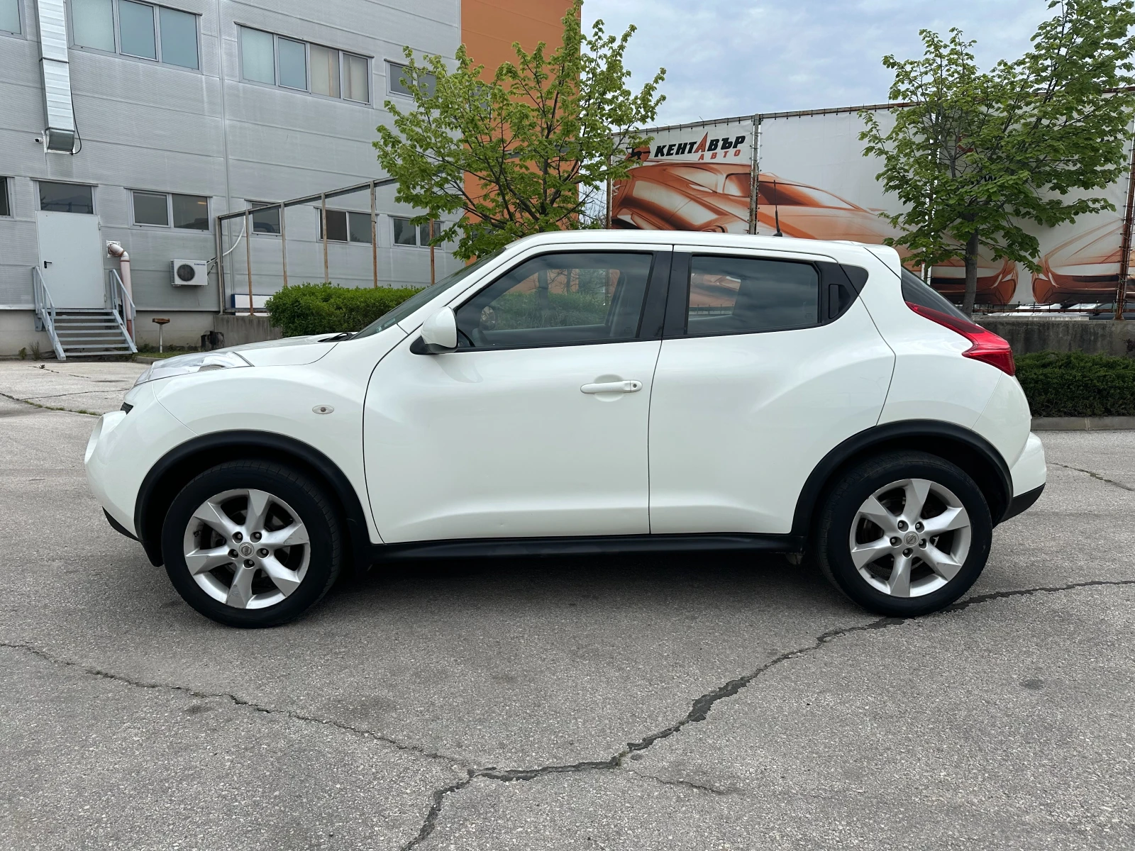 Nissan Juke 1.6i 117 к.с. - изображение 2